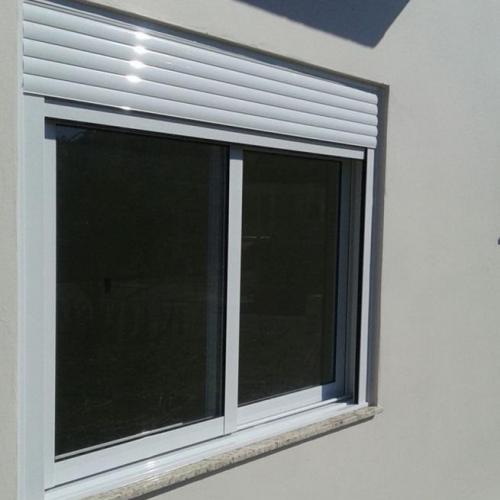 Janela de Alumínio Com Persiana Integrada